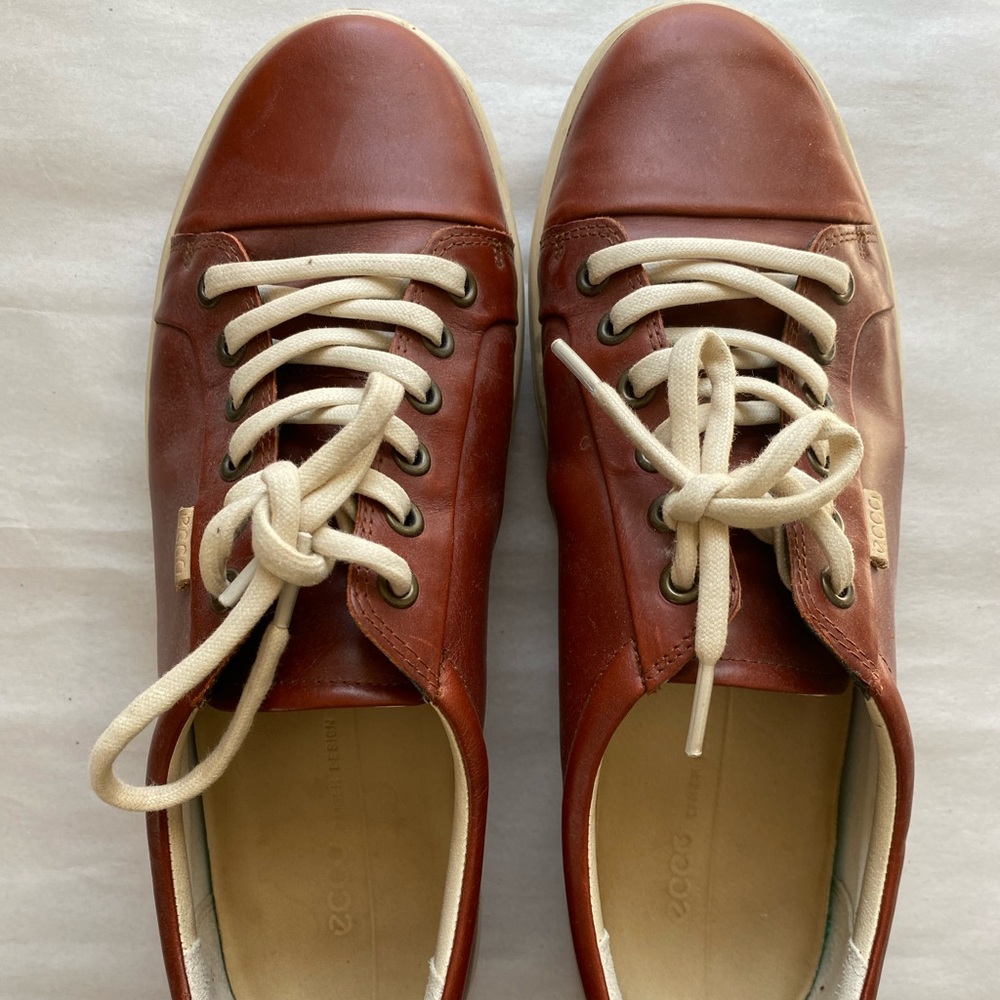 ECCO Women’s Leather Low-Top Sneakers in Brown